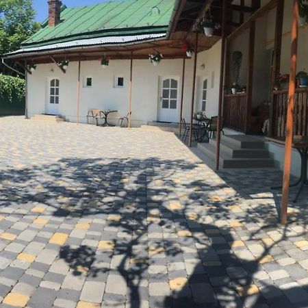 Gelena Гостьовий Двір Uzhhorod Exterior photo